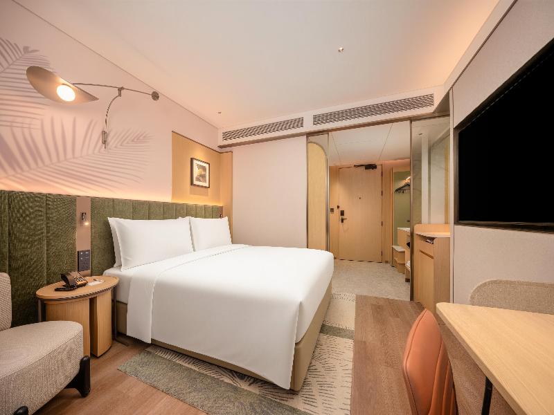 Hilton Garden Inn Beijing Liangma River image