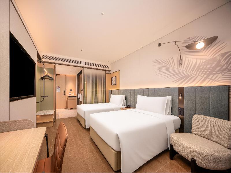 Hilton Garden Inn Beijing Liangma River image