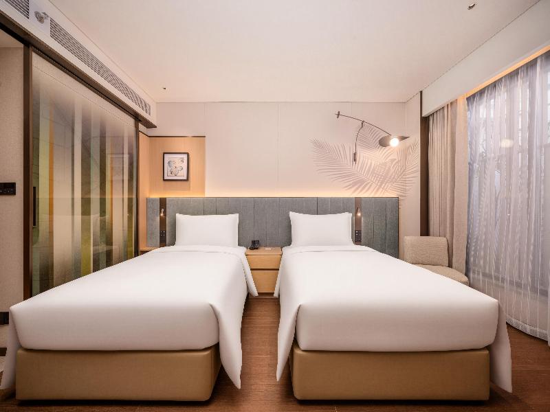 Hilton Garden Inn Beijing Liangma River image