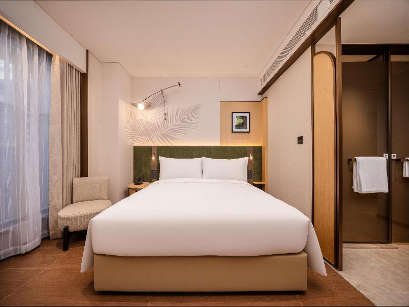 Hilton Garden Inn Beijing Liangma River image