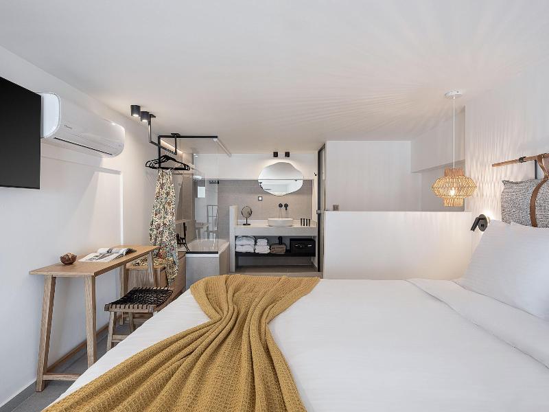 Calla Luxury Seafront Suites image