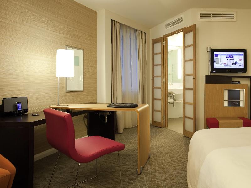 Novotel Liverpool Centre image