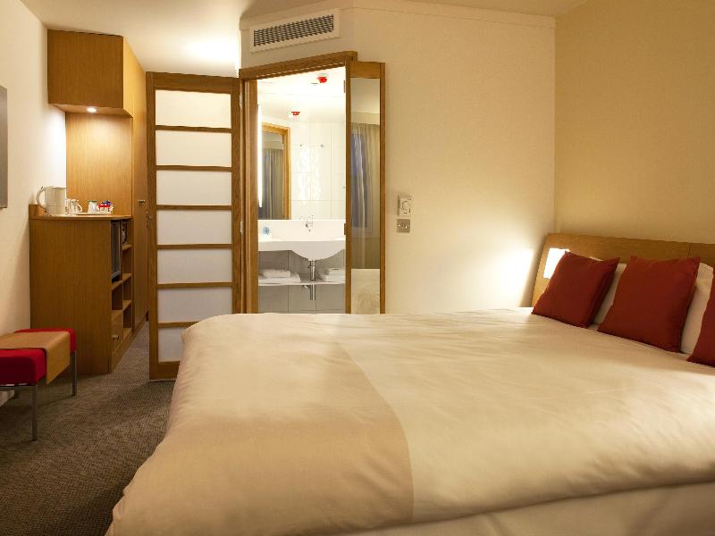 Novotel Liverpool Centre image
