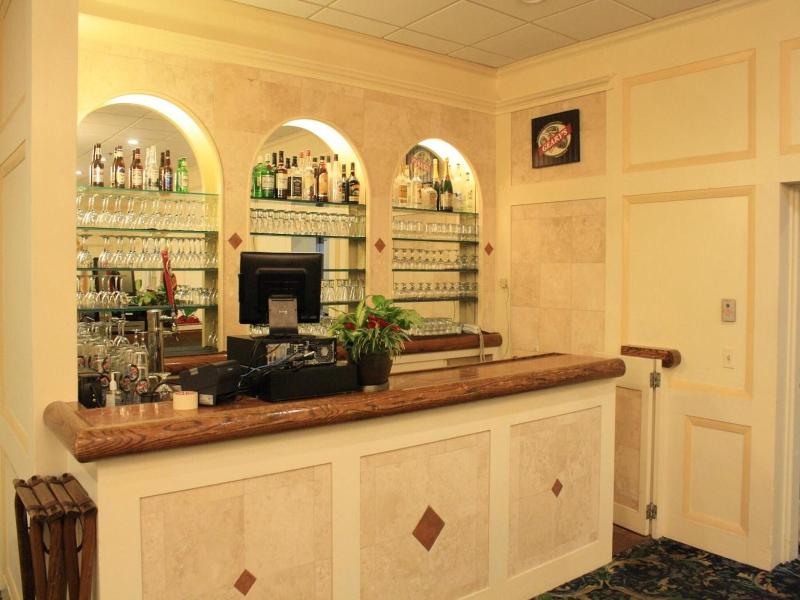 Senator Inn & Spa image