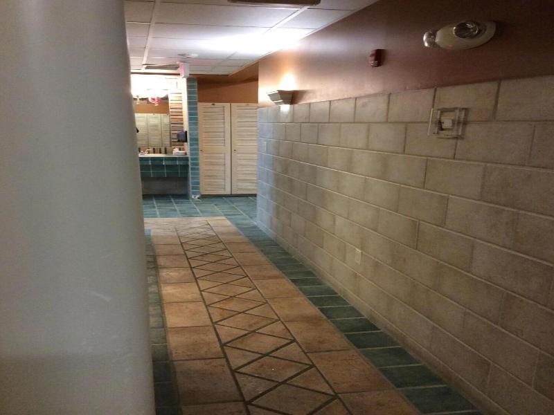 Senator Inn & Spa image