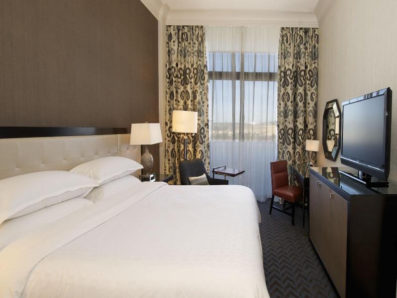 Sheraton San Diego Mission Valley image