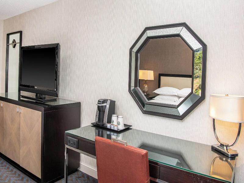 Sheraton San Diego Mission Valley image