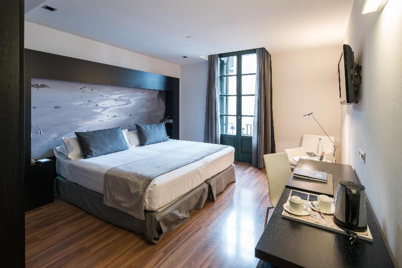 Stay in style at Catalonia Catedral
