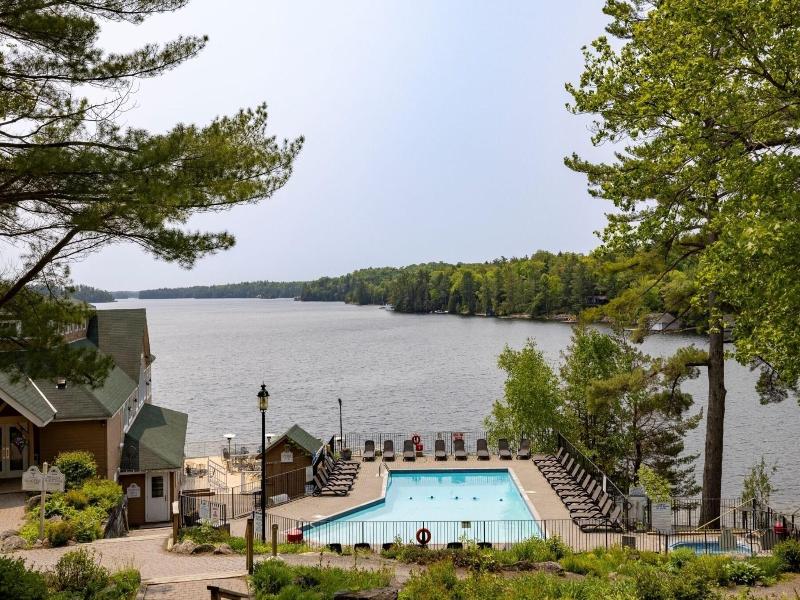Delta Rocky Crest Resort image