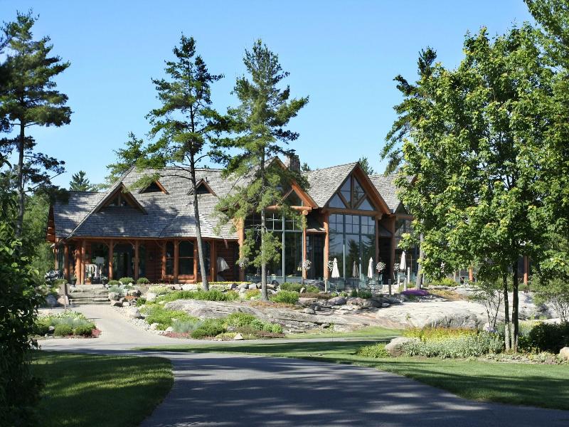 Delta Rocky Crest Resort image
