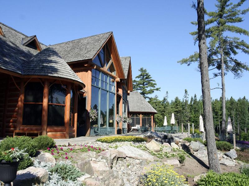 Delta Rocky Crest Resort image