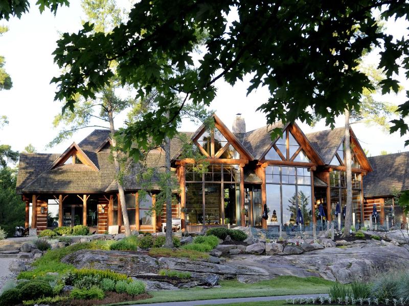 Delta Rocky Crest Resort image