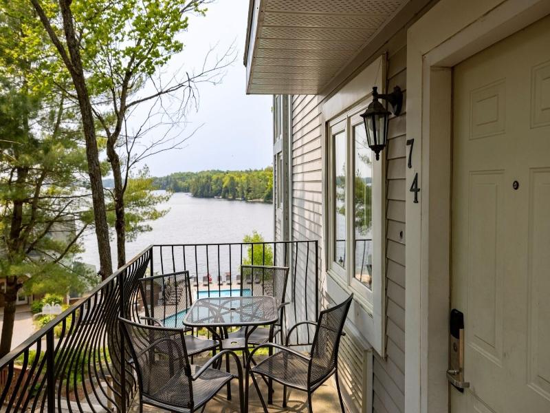 Delta Rocky Crest Resort image