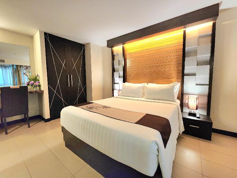 Skydome Resotel image