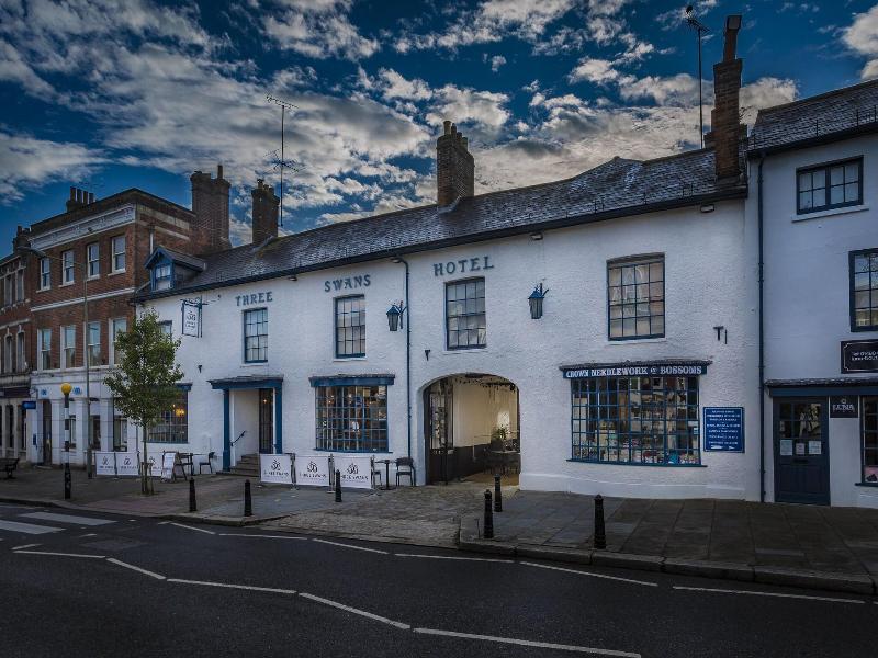 Three Swans Hotel image