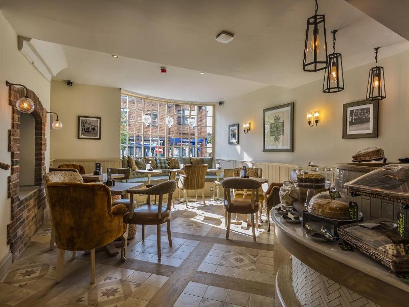 Three Swans Hotel image