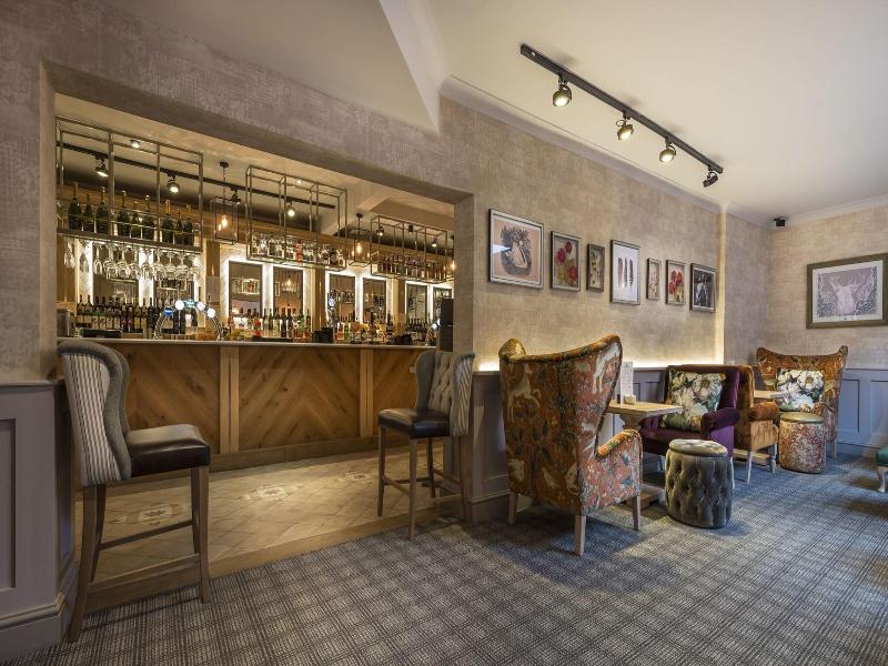 Three Swans Hotel image