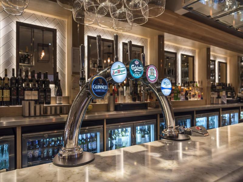 Three Swans Hotel image