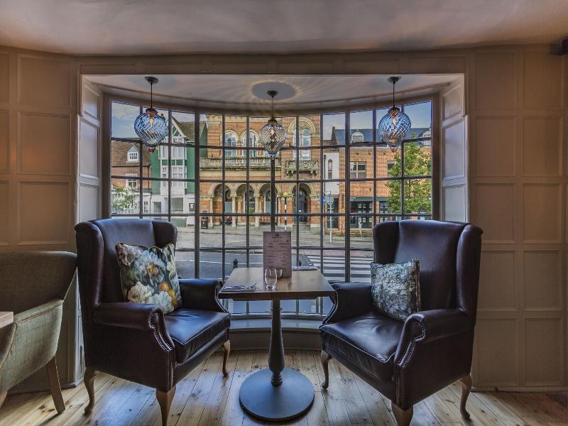 Three Swans Hotel image
