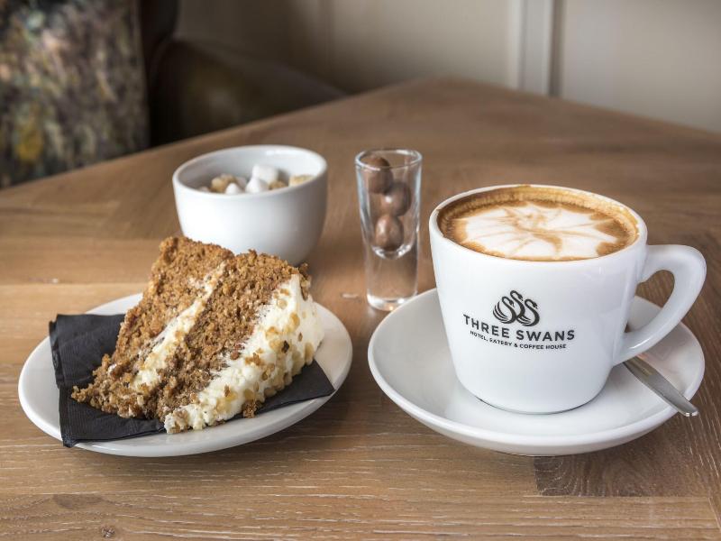 Three Swans Hotel image
