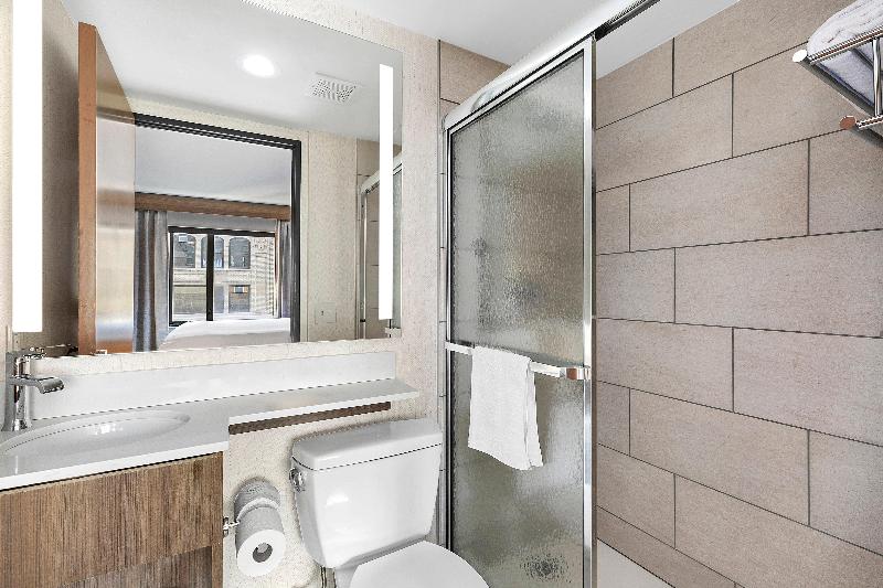 Holiday Inn Manhattan 6th Ave - Chelsea image