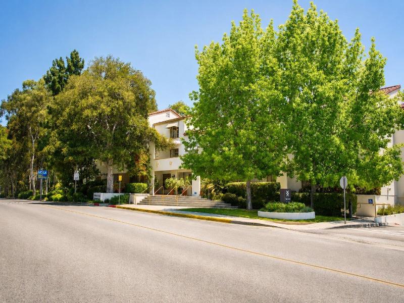 The Inn At Ucla image