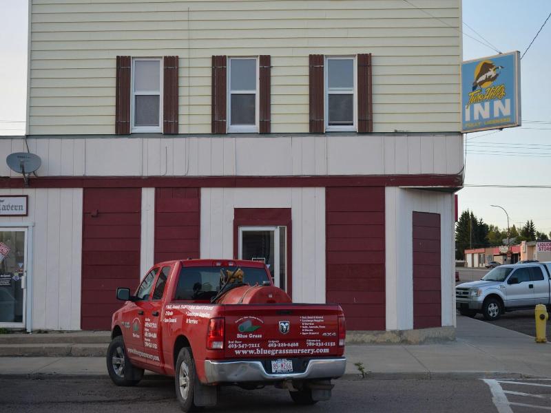 Two Hills Inn