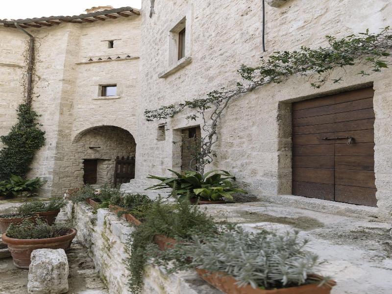 Castel Di Luco image