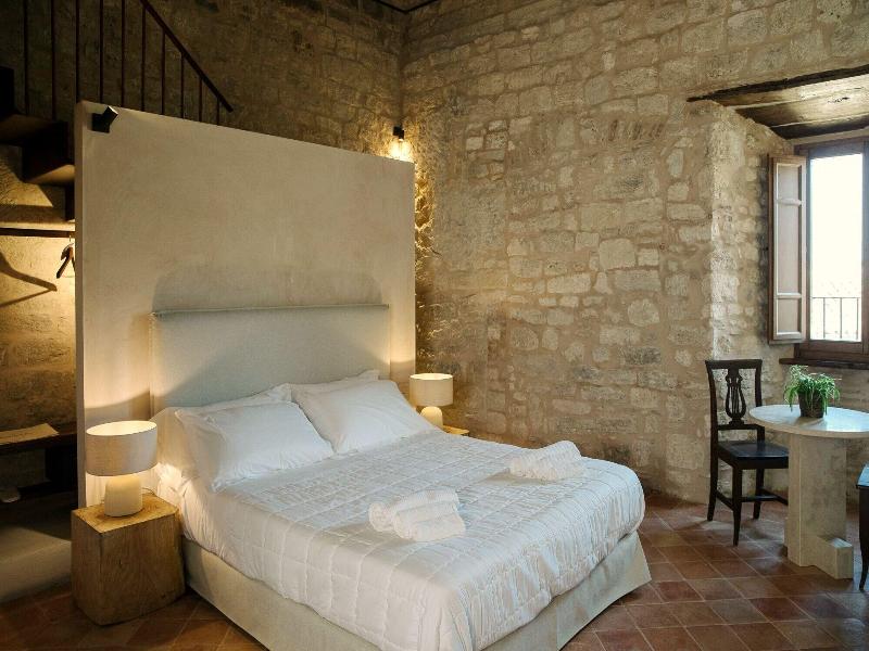 Castel Di Luco image