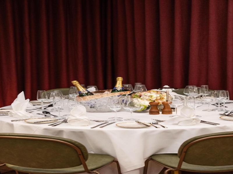 Radisson RED London Twickenham image