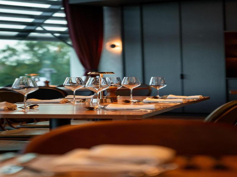 Radisson RED London Twickenham image