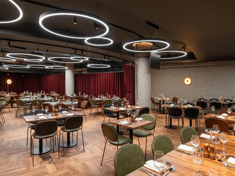 Radisson RED London Twickenham image