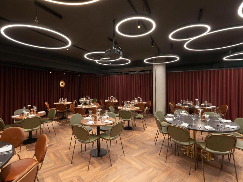 Radisson RED London Twickenham image