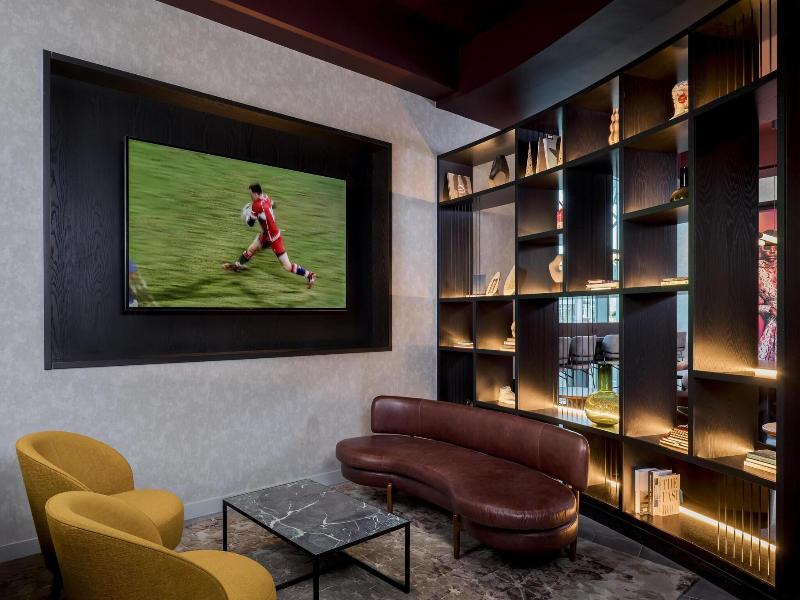 Radisson RED London Twickenham image