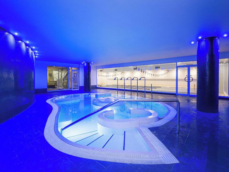 Radisson RED London Twickenham image