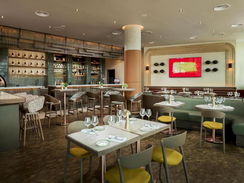 Radisson RED London Twickenham image
