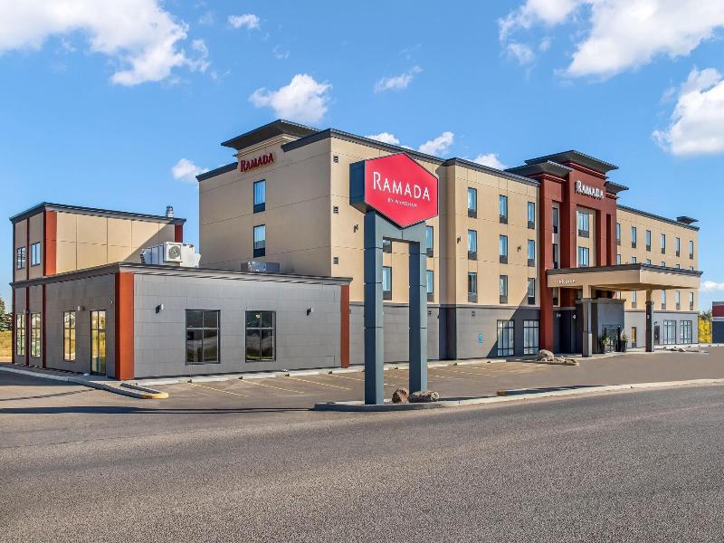 Ramada By Wyndham St. Paul Ab