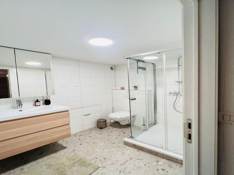 One Lux Stay Near Fashion District image
