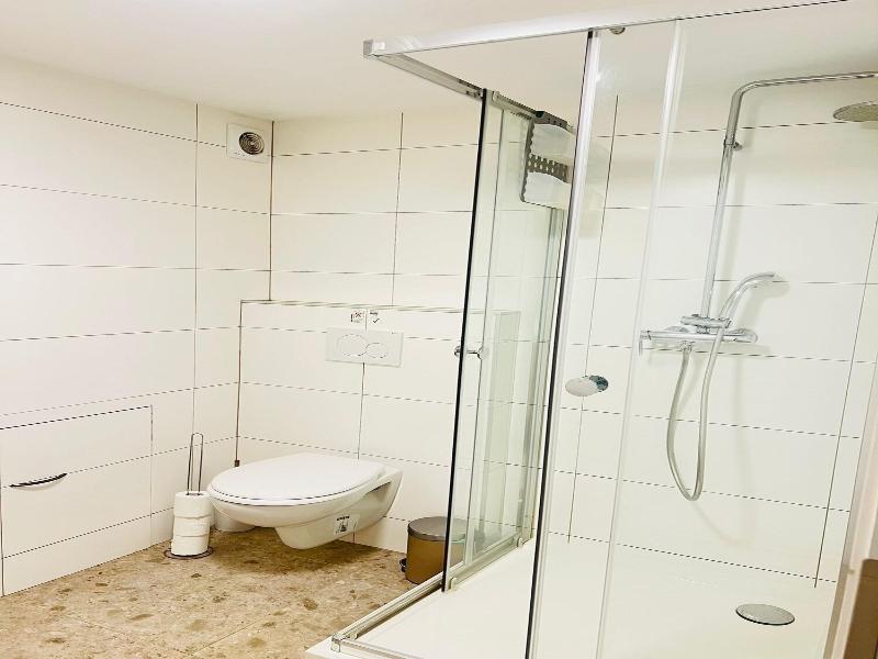 One Lux Stay Near Fashion District image