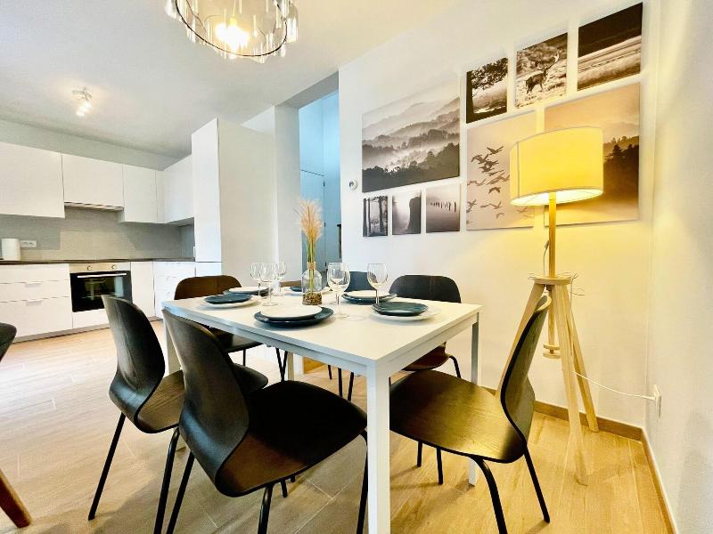 One Lux Stay Near Fashion District image