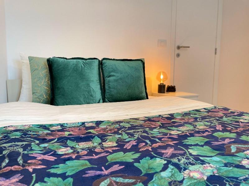 One Lux Stay Near Fashion District image