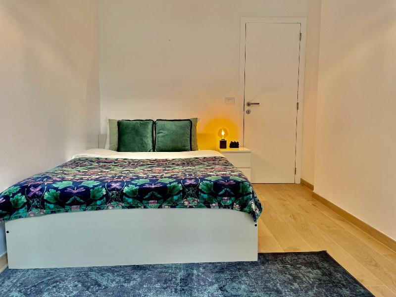 One Lux Stay Near Fashion District image