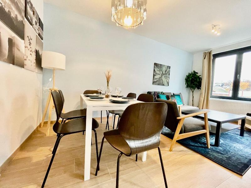 One Lux Stay Near Fashion District image