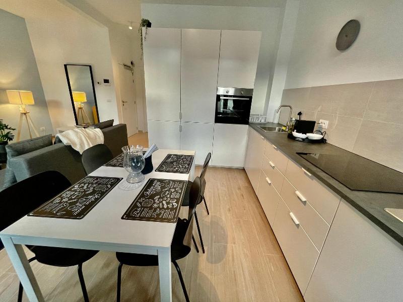 One Lux Stay Near Fashion District image