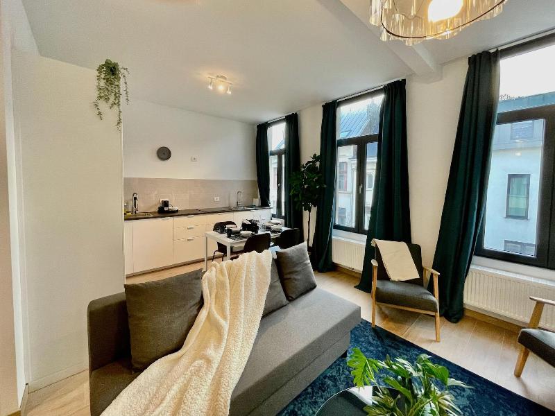 One Lux Stay Near Fashion District image
