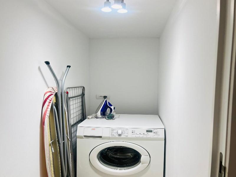 One Lux Stay Near Fashion District image