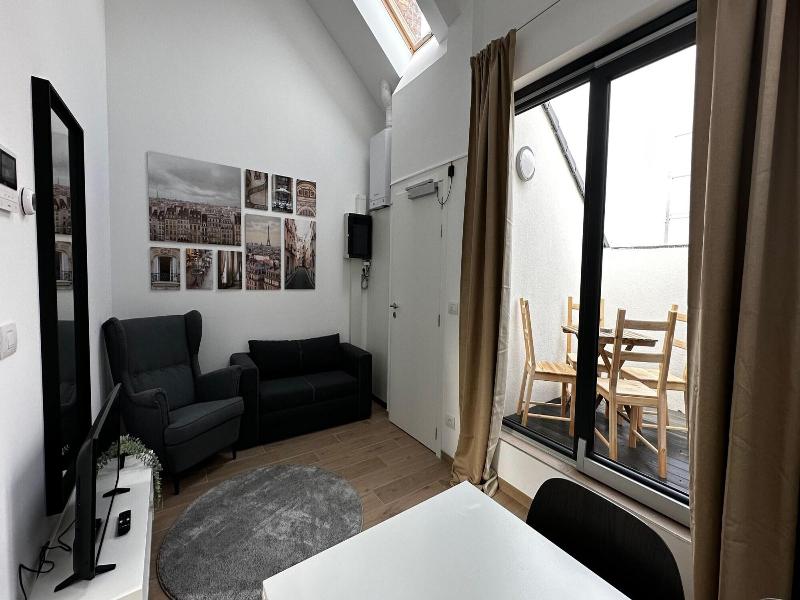 One Lux Stay Near Fashion District image