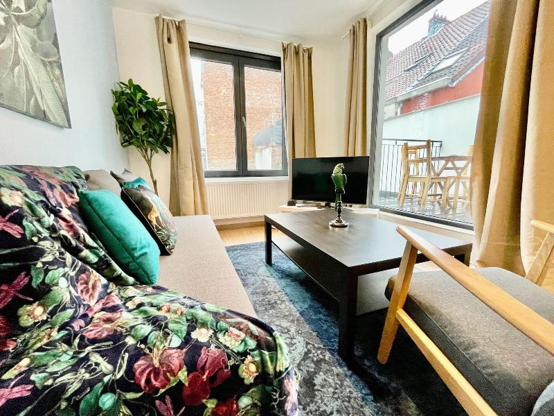 One Lux Stay Near Fashion District image