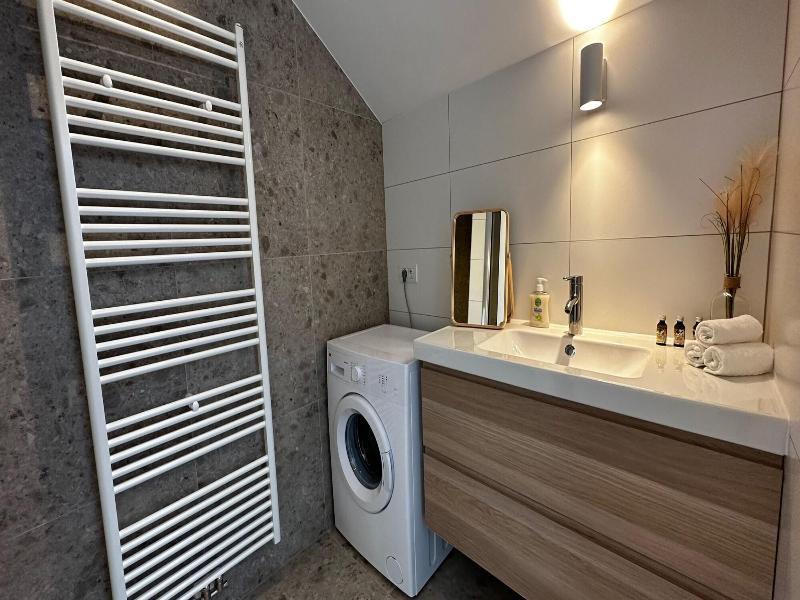 One Lux Stay Near Fashion District image