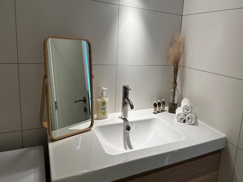 One Lux Stay Near Fashion District image